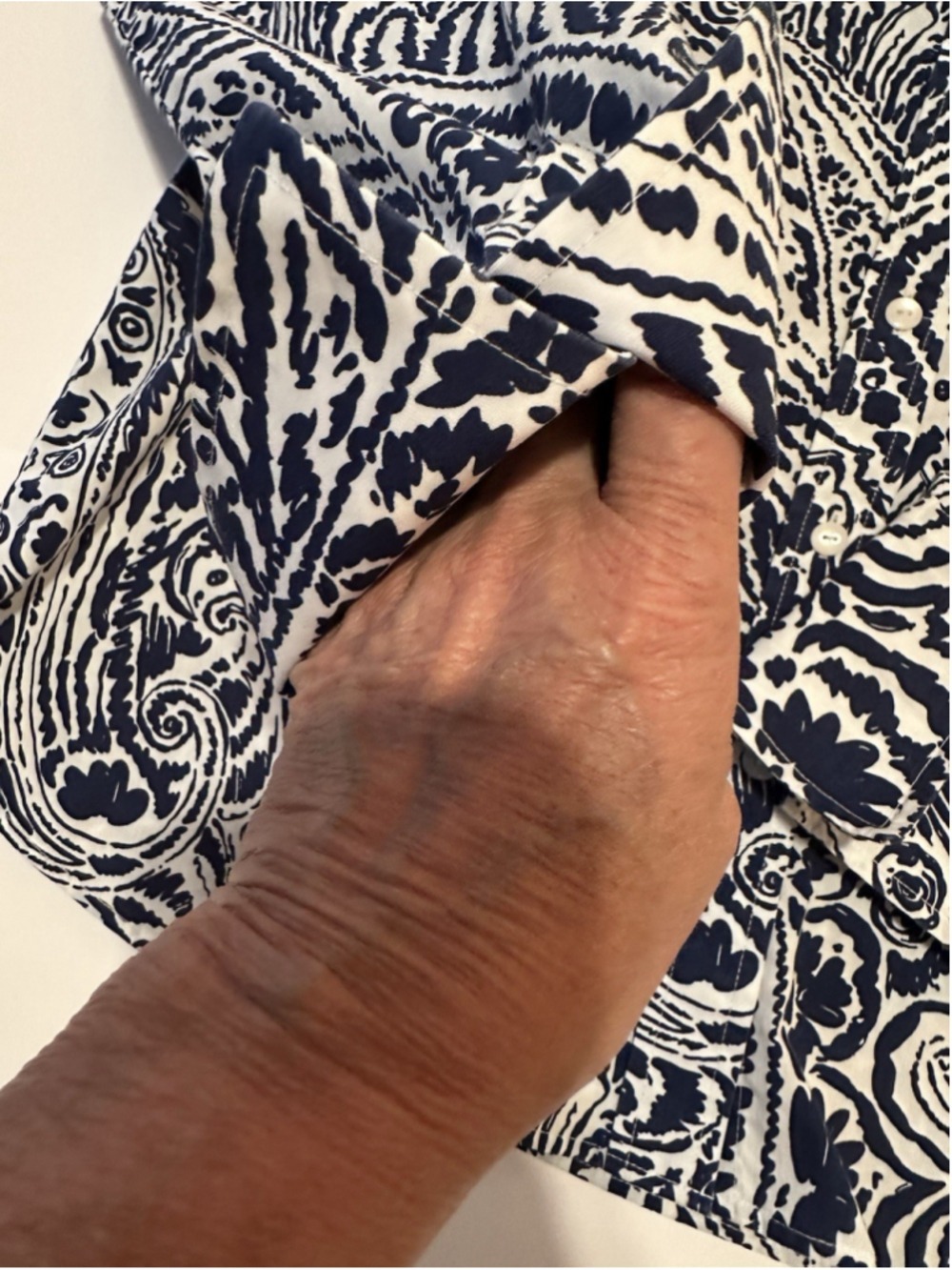 Foxcroft Chic Button-down Blouse Womens 14 Blue White Eclectic Floral Art Summer - Picture 7 of 17